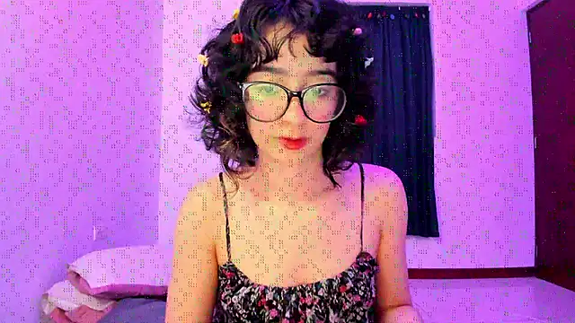 Snapshot of _Lunnaa_ chatting on 11-14-25, 11:35 Lunnaa online show from 11-14-25, 11:35