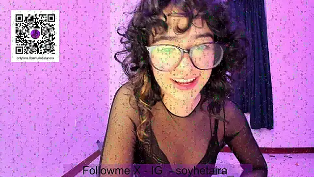 Snapshot of _Lunnaa_ chatting on 12-18-25, 11:55 Lunnaa online show from 12-18-25, 11:55