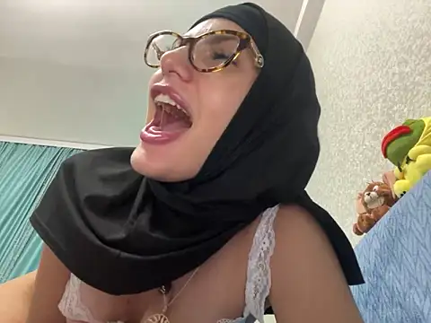 GumusGuray online show from 12-11-24, 10:03