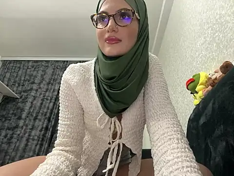 GumusGuray online show from 02-02-25, 02:38