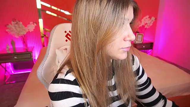 CassandraGood online show from 09-27-25, 05:45