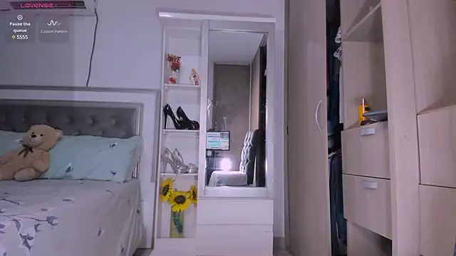 sharonDulce online show from 03-15-25, 05:08