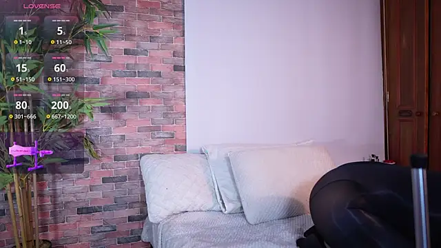 Snapshot of Lucy_fit chatting on 03-12-25, 09:23 Lucy fit online show from 03-12-25, 09:23