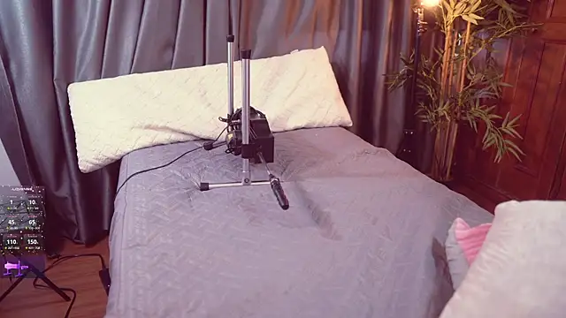 Snapshot of Lucy_fit chatting on 09-12-25, 11:10 Lucy fit online show from 09-12-25, 11:10