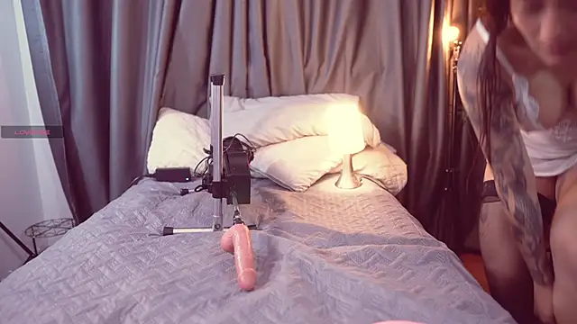 Snapshot of Lucy_fit chatting on 09-15-25, 09:20 Lucy fit online show from 09-15-25, 09:20