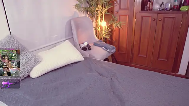 Snapshot of Lucy_fit chatting on 10-27-25, 10:19 Lucy fit online show from 10-27-25, 10:19