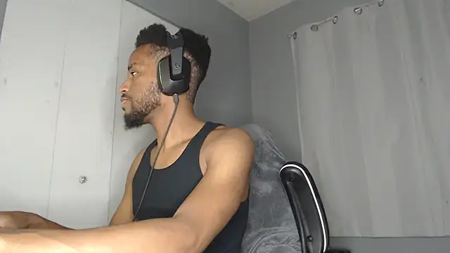 Snapshot of ChrisVacher chatting on 12-22-24, 02:27 ChrisVacher online show from 12-22-24, 02:27