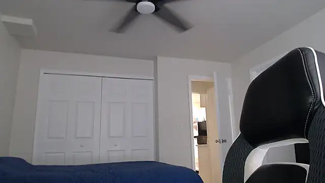 Snapshot of ChrisVacher chatting on 09-17-25, 08:43 ChrisVacher online show from 09-17-25, 08:43