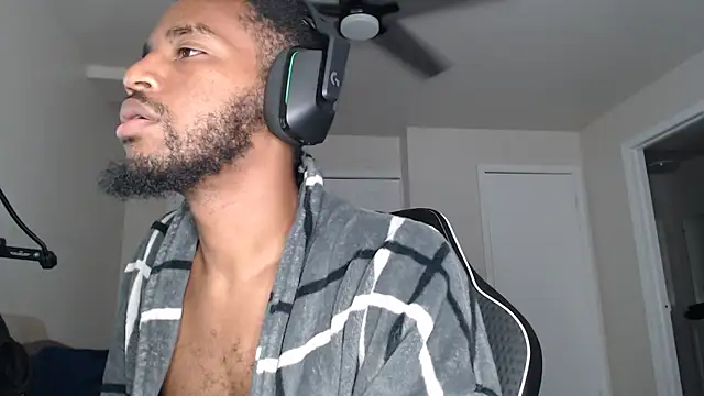 Snapshot of ChrisVacher chatting on 09-21-25, 09:38 ChrisVacher online show from 09-21-25, 09:38