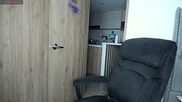 keyn laurent 1 online show from 12-19-24, 11:14