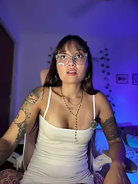 Snapshot of LunaXuan chatting on 03-05-26, 03:46 LunaXuan online show from 03-05-26, 03:46