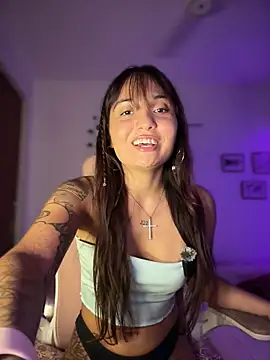 Snapshot of LunaXuan chatting on 03-08-26, 10:35 LunaXuan online show from 03-08-26, 10:35