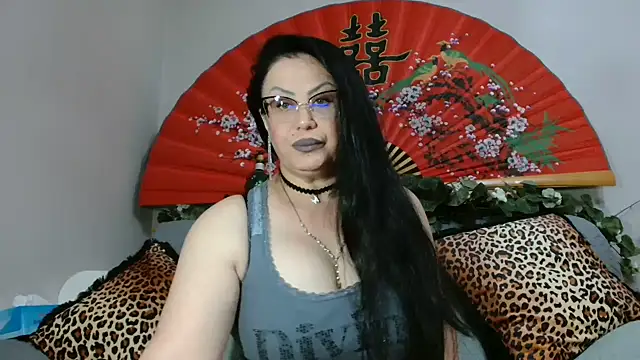 Snapshot of x__KHALEESI__x chatting on 05-31-26, 06:09 x KHALEESI x online show from 05-31-26, 06:09