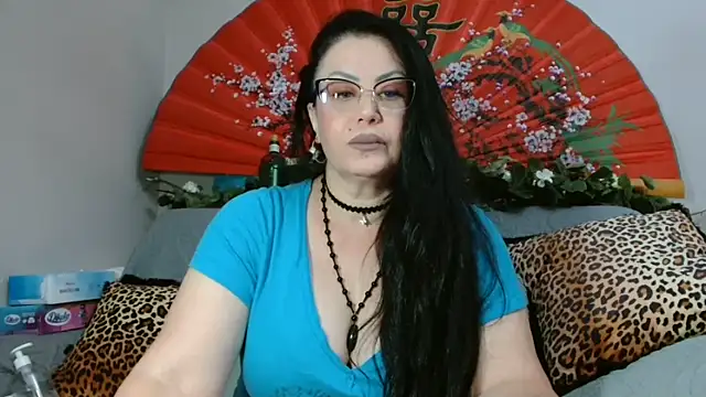 Snapshot of x__KHALEESI__x chatting on 06-07-26, 06:44 x KHALEESI x online show from 06-07-26, 06:44