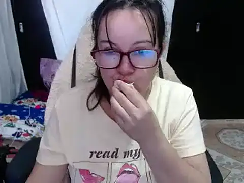 Sonialorens  online show from 12-10-24, 02:50