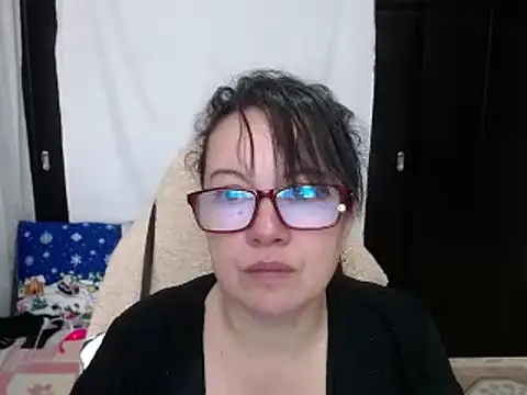Sonialorens  online show from 12-13-24, 04:16