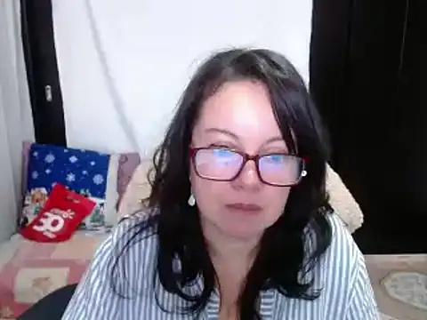 Sonialorens  online show from 12-14-24, 02:53