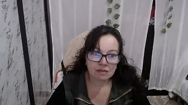 Sonialorens  online show from 03-05-25, 08:42