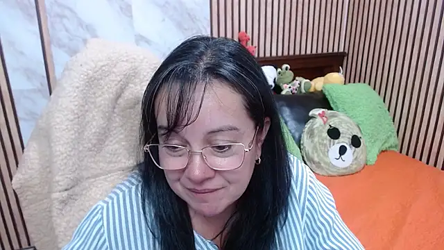 Sonialorens  online show from 09-25-25, 10:57