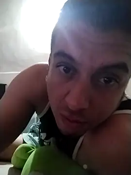 Snapshot of starplss chatting on 11-05-25, 02:44 starplss online show from 11-05-25, 02:44