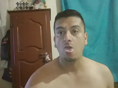 Snapshot of starplss chatting on 11-15-25, 03:26 starplss online show from 11-15-25, 03:26