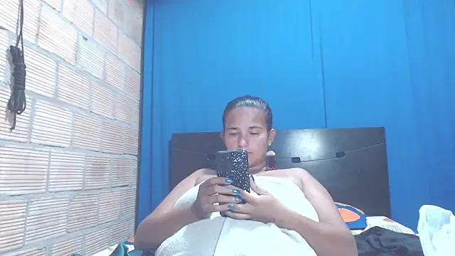 Snapshot of isabella_dirty69 chatting on 01-28-25, 05:54 isabella dirty69 online show from 01-28-25, 05:54