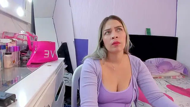 Snapshot of Byanca_Winklar chatting on 02-11-25, 09:03 Byanca Winklar online show from 02-11-25, 09:03