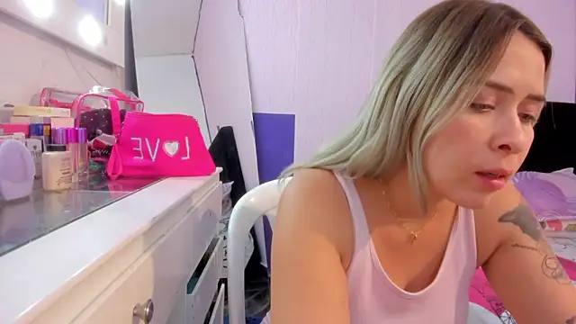 Snapshot of Byanca_Winklar chatting on 02-15-25, 08:33 Byanca Winklar online show from 02-15-25, 08:33