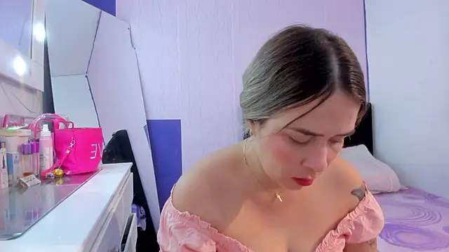 Snapshot of Byanca_Winklar chatting on 02-25-25, 05:36 Byanca Winklar online show from 02-25-25, 05:36