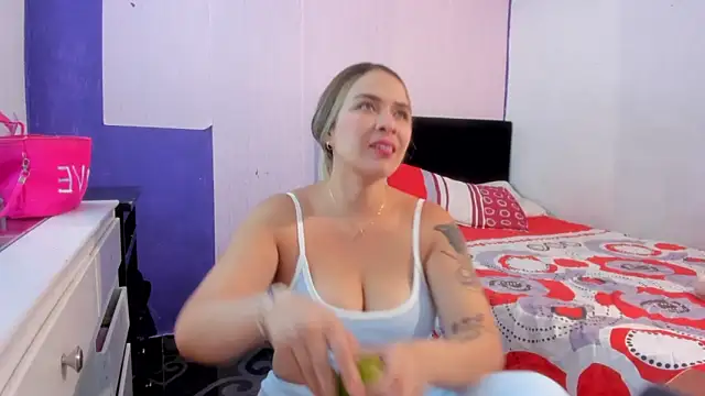 Snapshot of Byanca_Winklar chatting on 09-15-25, 06:41 Byanca Winklar online show from 09-15-25, 06:41