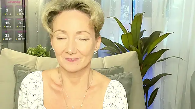 AkexandraFix online show from 09-29-25, 12:54