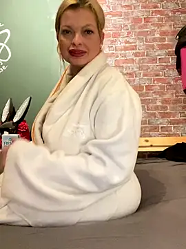 Lisavontease online show from 12-21-25, 09:22