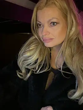 Snapshot of Lisavontease chatting on 01-10-26, 12:56 Lisavontease online show from 01-10-26, 12:56