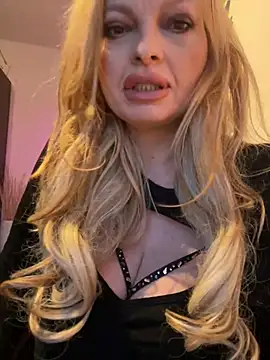 Snapshot of Lisavontease chatting on 01-11-26, 03:50 Lisavontease online show from 01-11-26, 03:50