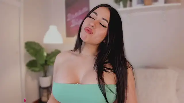 Queen liana online show from 03-18-26, 07:00