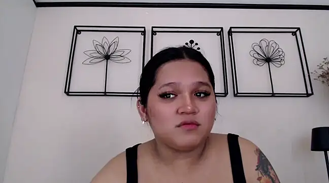 Snapshot of EmpressYna chatting on 03-20-25, 05:57 EmpressYna online show from 03-20-25, 05:57