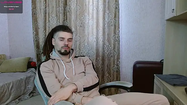 Snapshot of Aestheticguy101 chatting on 02-23-25, 07:11 Aestheticguy101 online show from 02-23-25, 07:11