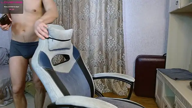 Snapshot of Aestheticguy101 chatting on 02-24-25, 12:48 Aestheticguy101 online show from 02-24-25, 12:48