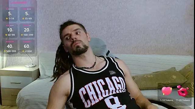 Snapshot of Aestheticguy101 chatting on 10-11-25, 11:31 Aestheticguy101 online show from 10-11-25, 11:31