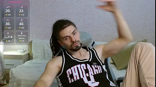 Snapshot of Aestheticguy101 chatting on 10-14-25, 01:34 Aestheticguy101 online show from 10-14-25, 01:34