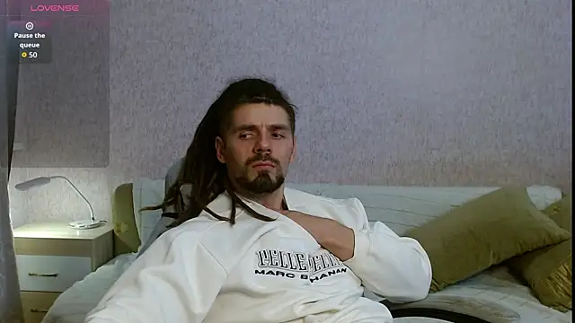 Snapshot of Aestheticguy101 chatting on 10-15-25, 02:28 Aestheticguy101 online show from 10-15-25, 02:28