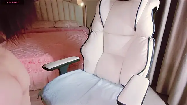 Snapshot of Girl__Funny chatting on 01-25-25, 04:13 Girl Funny online show from 01-25-25, 04:13