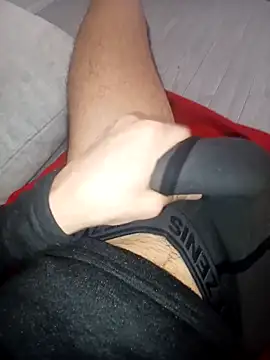 Snapshot of QuietBoy chatting on 02-10-26, 04:22 QuietBoy online show from 02-10-26, 04:22