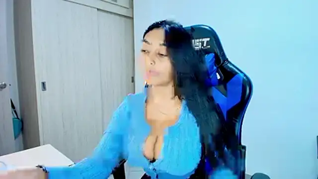 sophiax-x online show from 12-19-25, 09:11