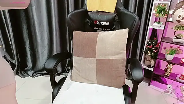 Yuki-yio online show from 02-04-26, 02:06