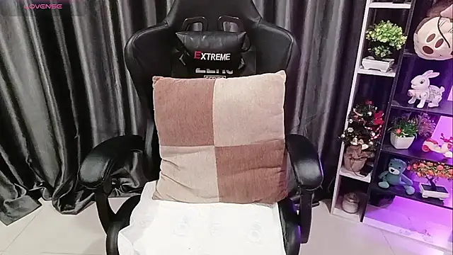 Yuki-yio online show from 03-26-26, 01:11