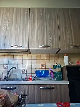 Snapshot of CRHYSTEL chatting on 12-31-24, 10:04 CRHYSTEL online show from 12-31-24, 10:04