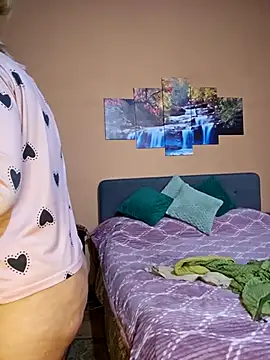 Snapshot of CRHYSTEL chatting on 03-13-25, 07:09 CRHYSTEL online show from 03-13-25, 07:09