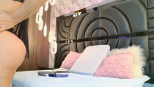 Snapshot of sarahgrey18 chatting on 02-28-25, 11:25 sarahgrey18 online show from 02-28-25, 11:25