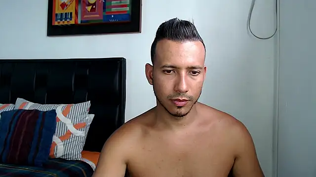 Snapshot of thommerxxx chatting on 01-20-25, 08:07 thommerxxx online show from 01-20-25, 08:07